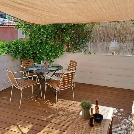 T2 With Terrace In La Fossette Ле-Лаванду