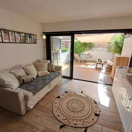 T2 With Terrace In La Fossette Apartmán